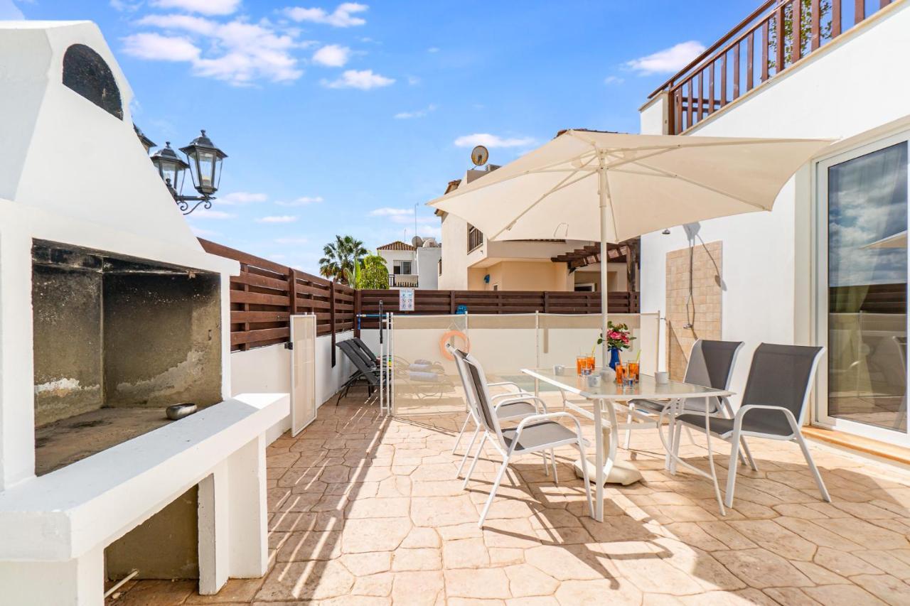 Villa Rosedale By Ezoria Villas Ayia Napa Bagian luar foto